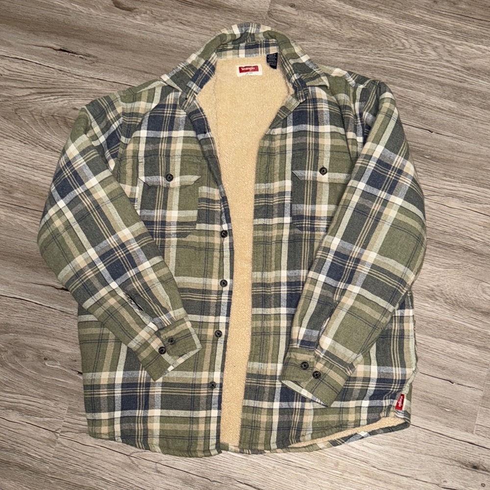 Men’s Wrangler Green Plaid Sherpa-Lined Shirt Jacket
